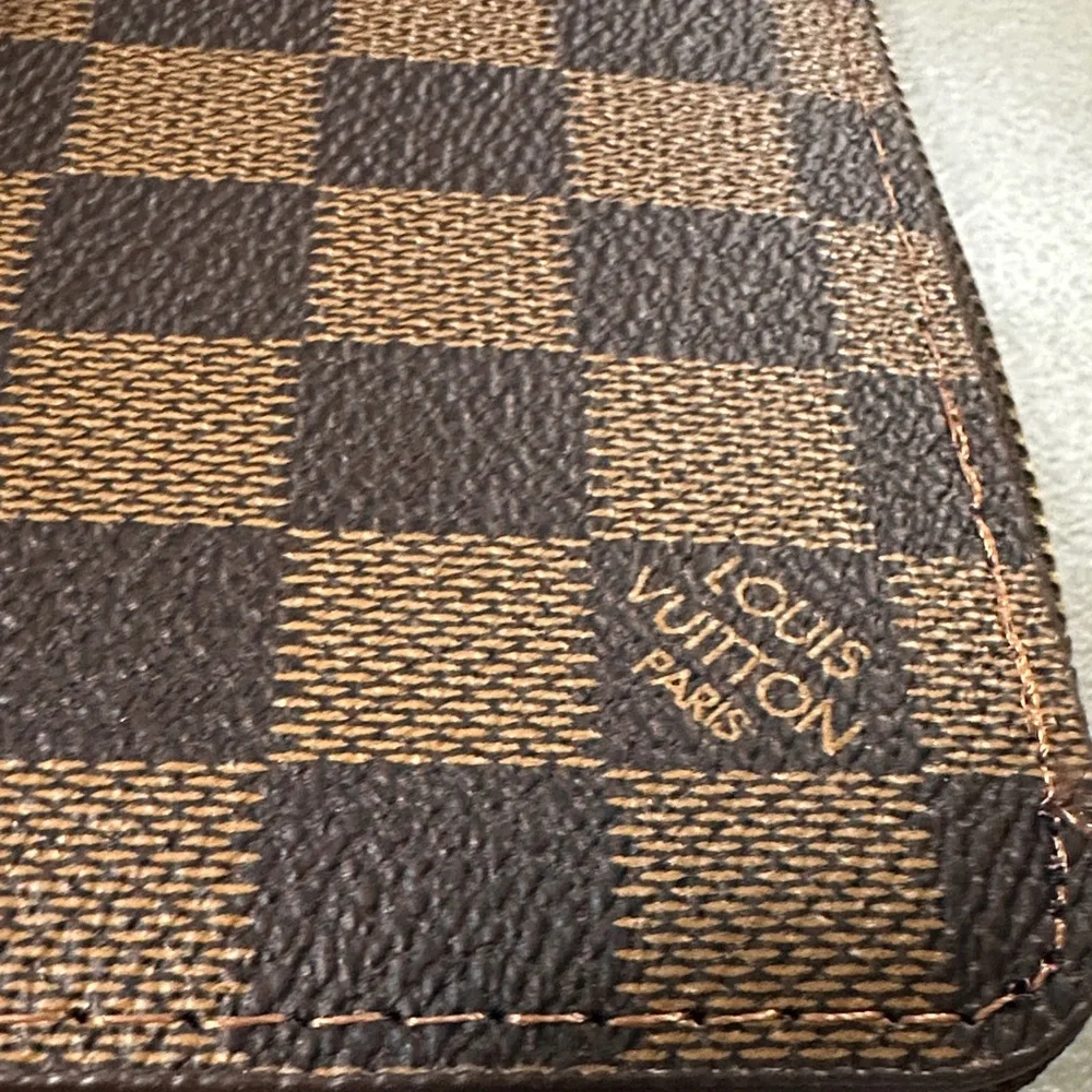 Louis Vuitton Damier Ebene Wallet - Picture 5 of 5